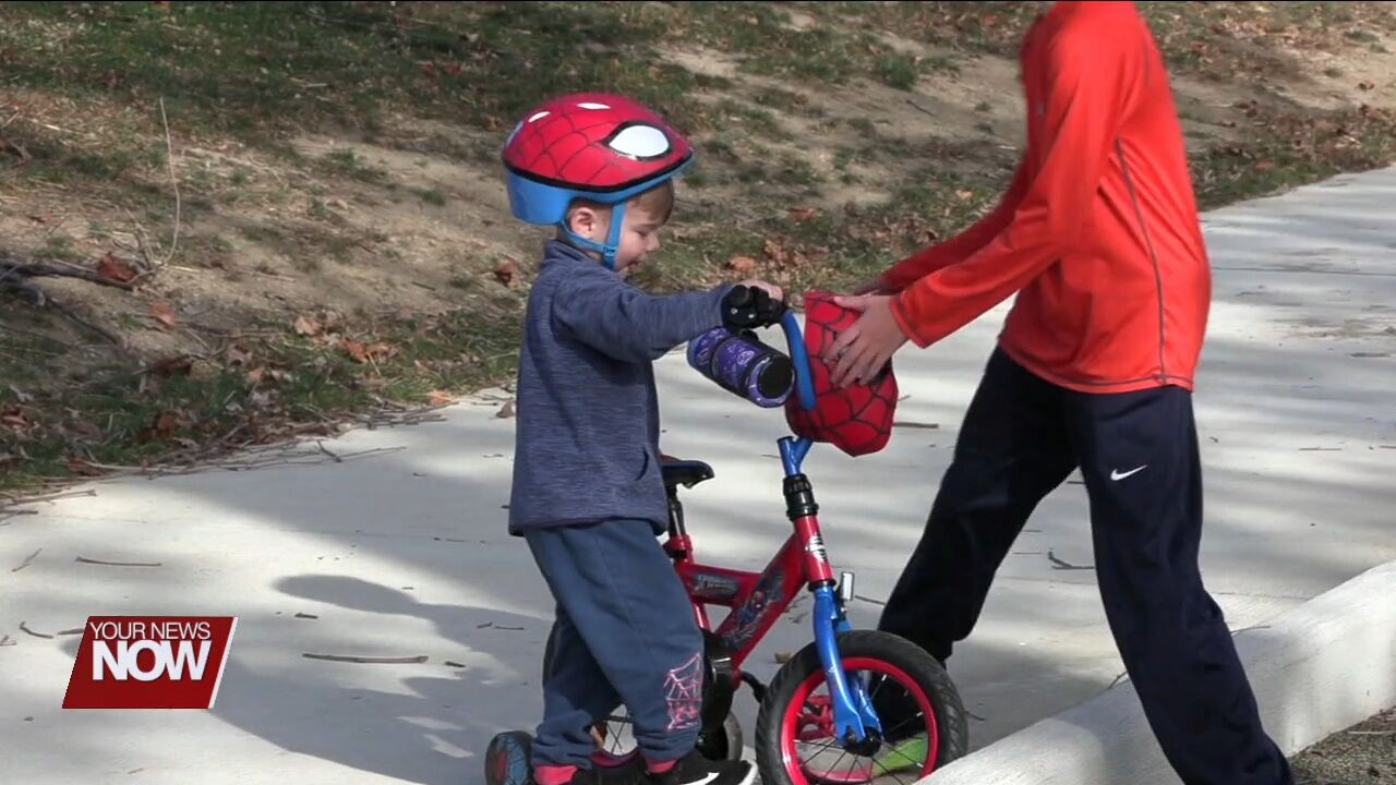 Faurot park visitors enjoy one of the last nice days of the year